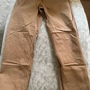 4 pair of men’s Duluth Trading brand pants